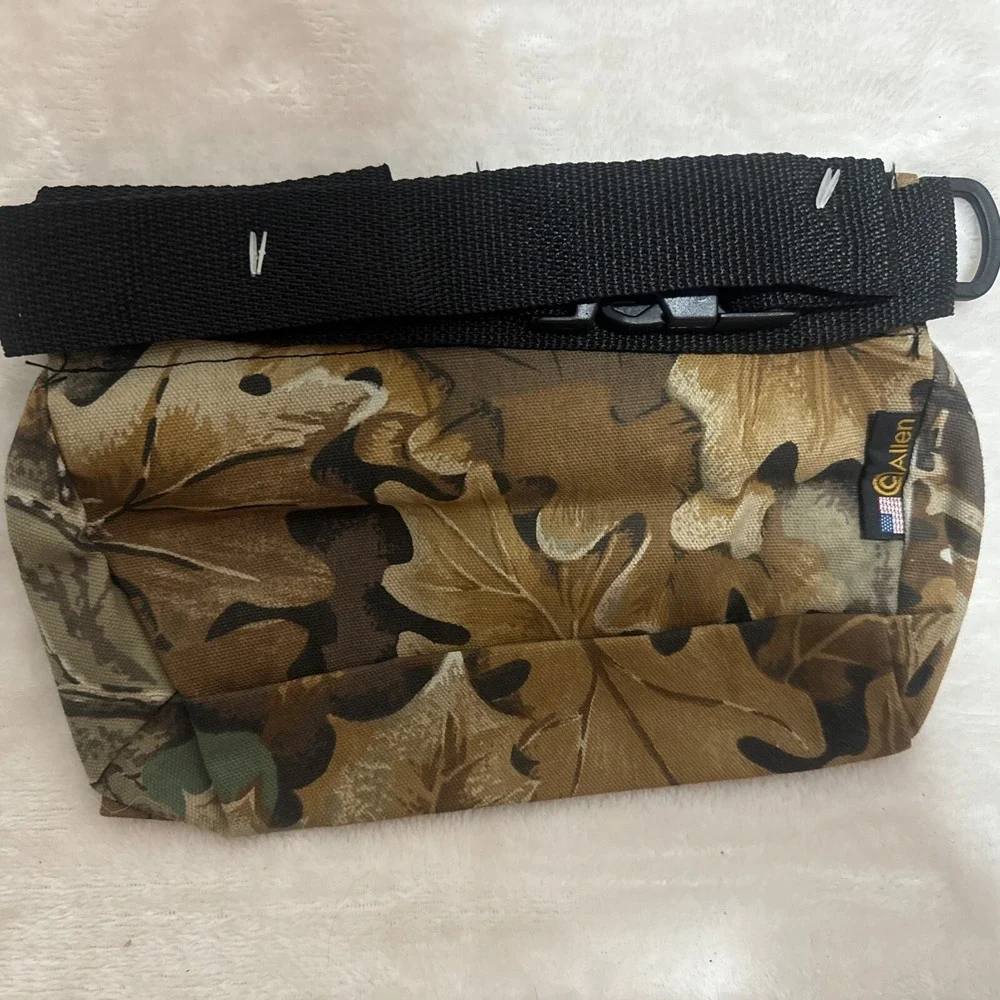 Marlin Real Leaf Pouch 10x7 With Strap